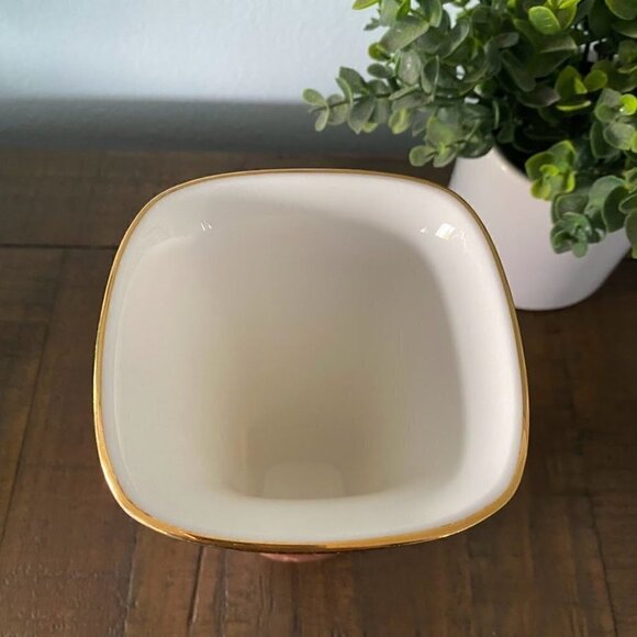 Wedgwood Marrakech Bone China Vase Gold & Copper - Picture 5 of 5